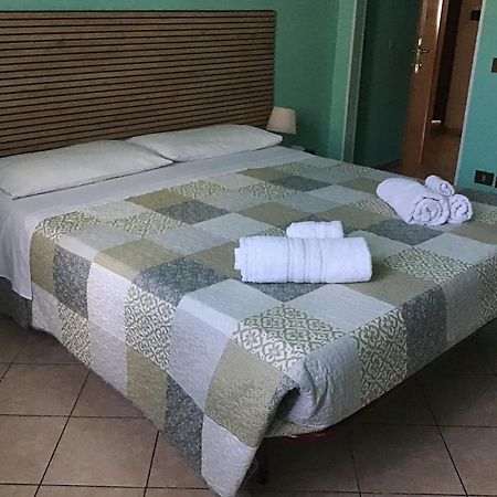 Achirina Bed And Breakfast Cisterna di Latina Exterior photo